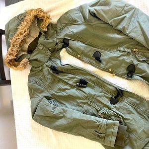 Warm coat in green super soft